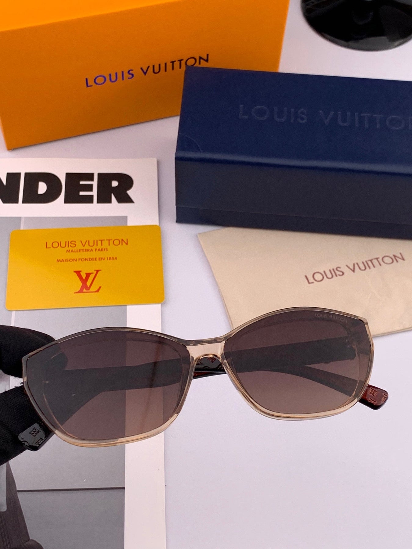 CAT EYE SUNGLASSES L2552 IN ACETATE