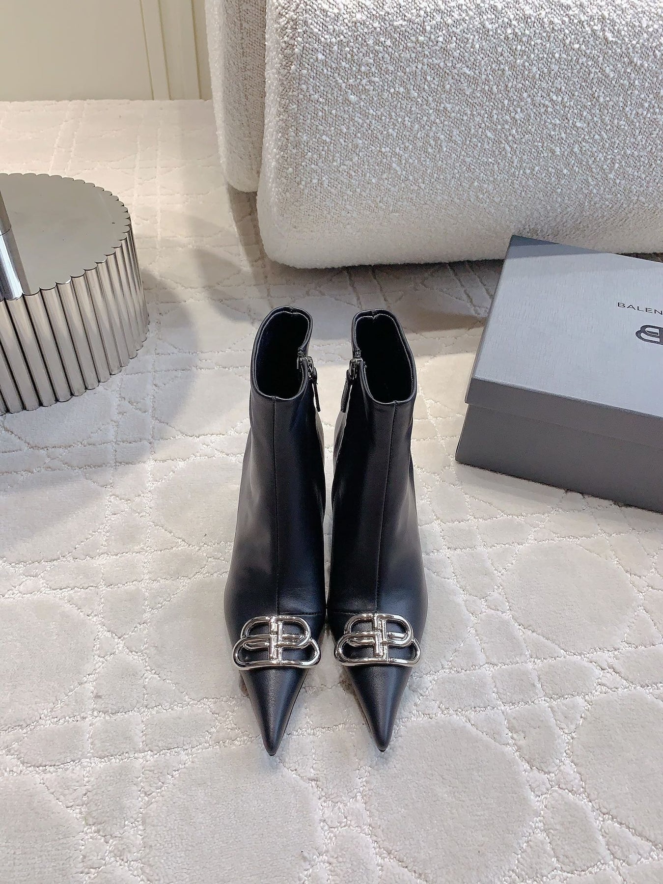 POINTED-TOE HIGH HEEL BOOTS IN BLACK SMOOTH LAMBSKIN