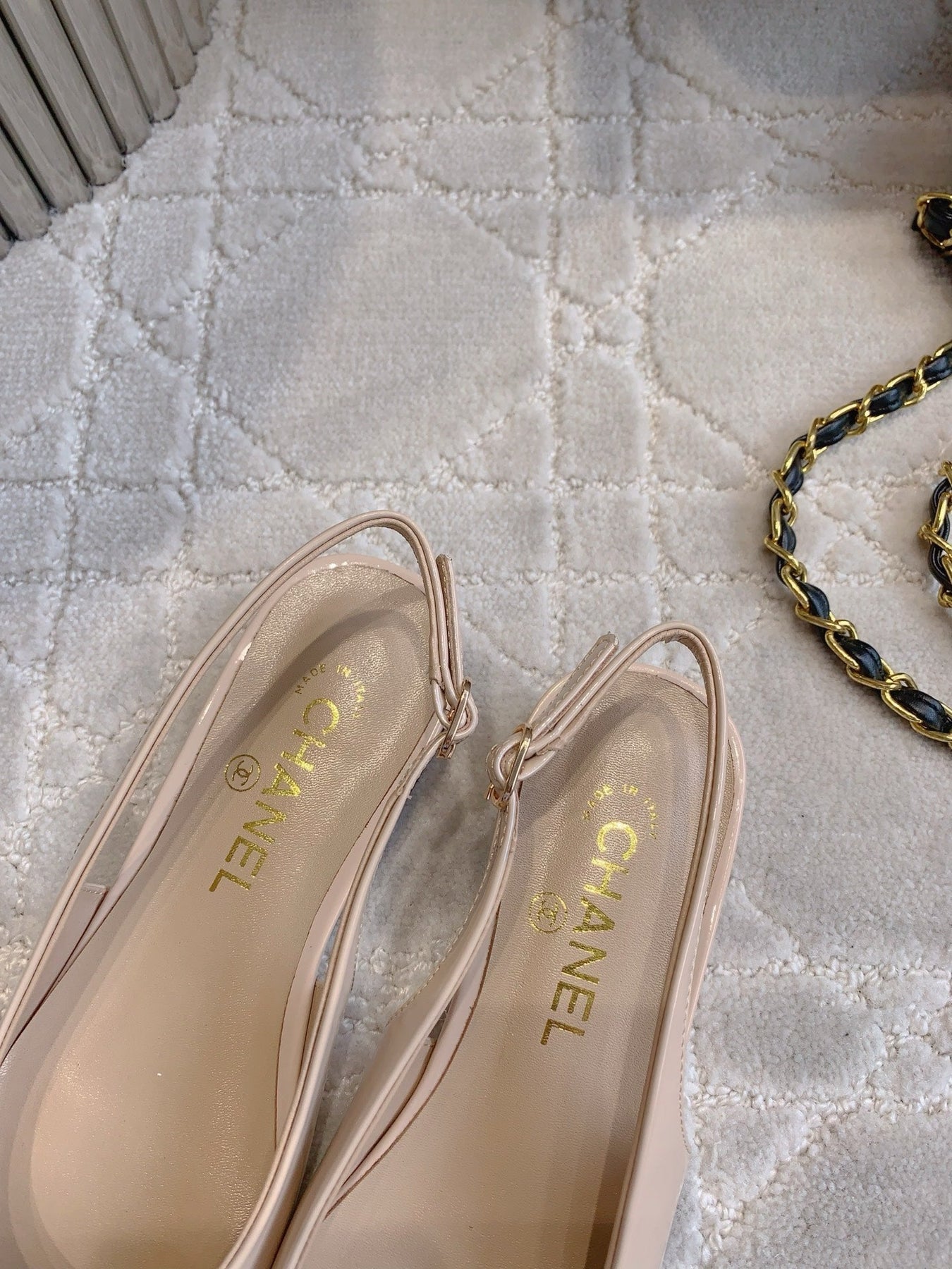 FLAT SLINGBACKS 2 CM IN BEIGE CREAM PATENT CALFSKIN