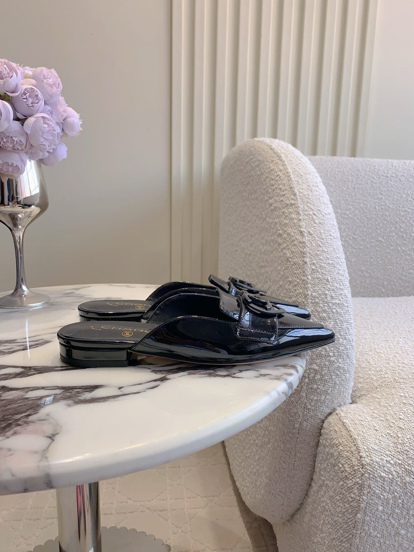 FLAT MULE 2 CM IN BLACK PATENT CALFSKIN