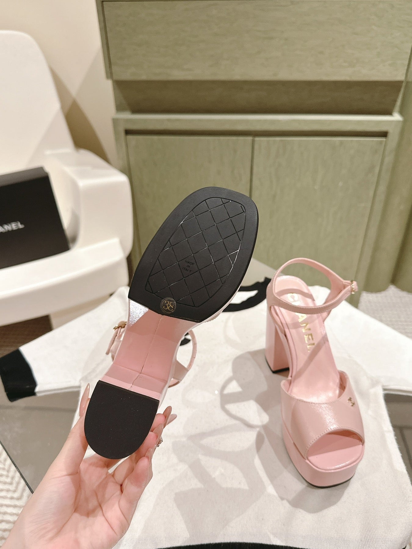 CC HIGH SANDAL LIGHT PINK CALFSKIN