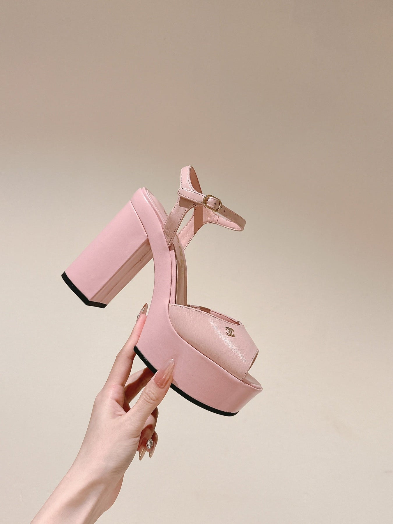 CC HIGH SANDAL LIGHT PINK CALFSKIN