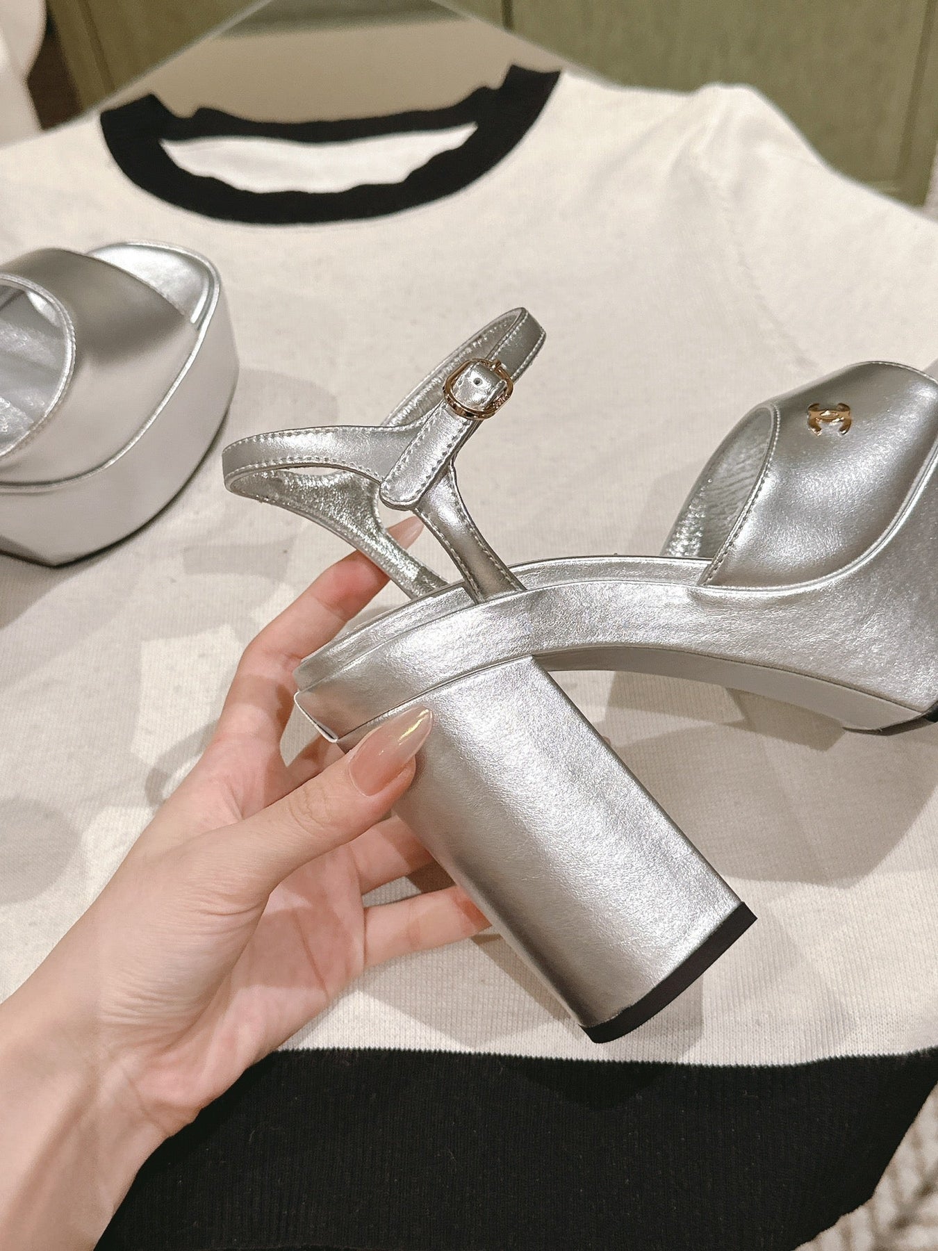 CC HIGH SANDAL SILVER CALFSKIN