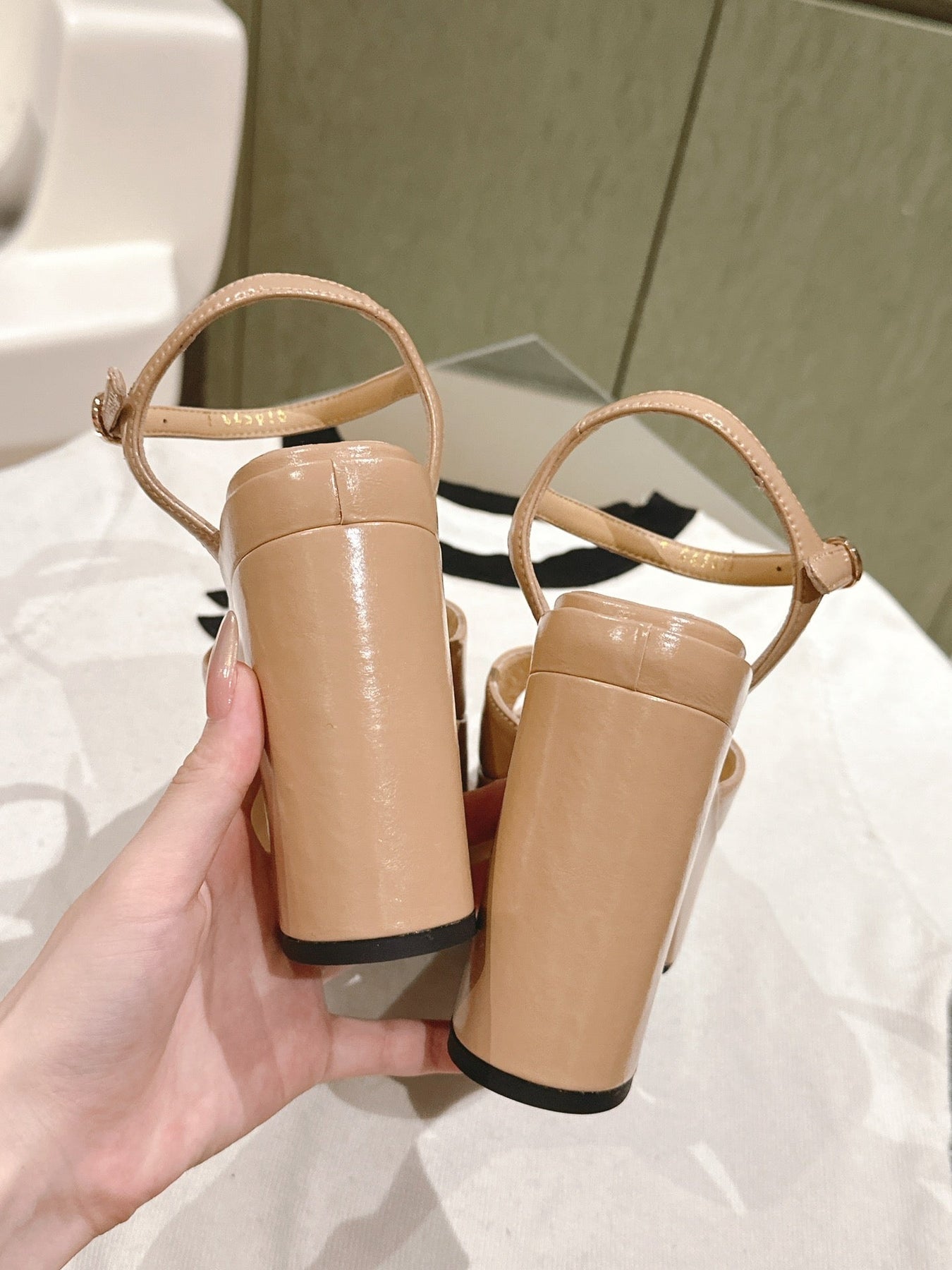 CC HIGH SANDAL BEIGE CREAM CALFSKIN