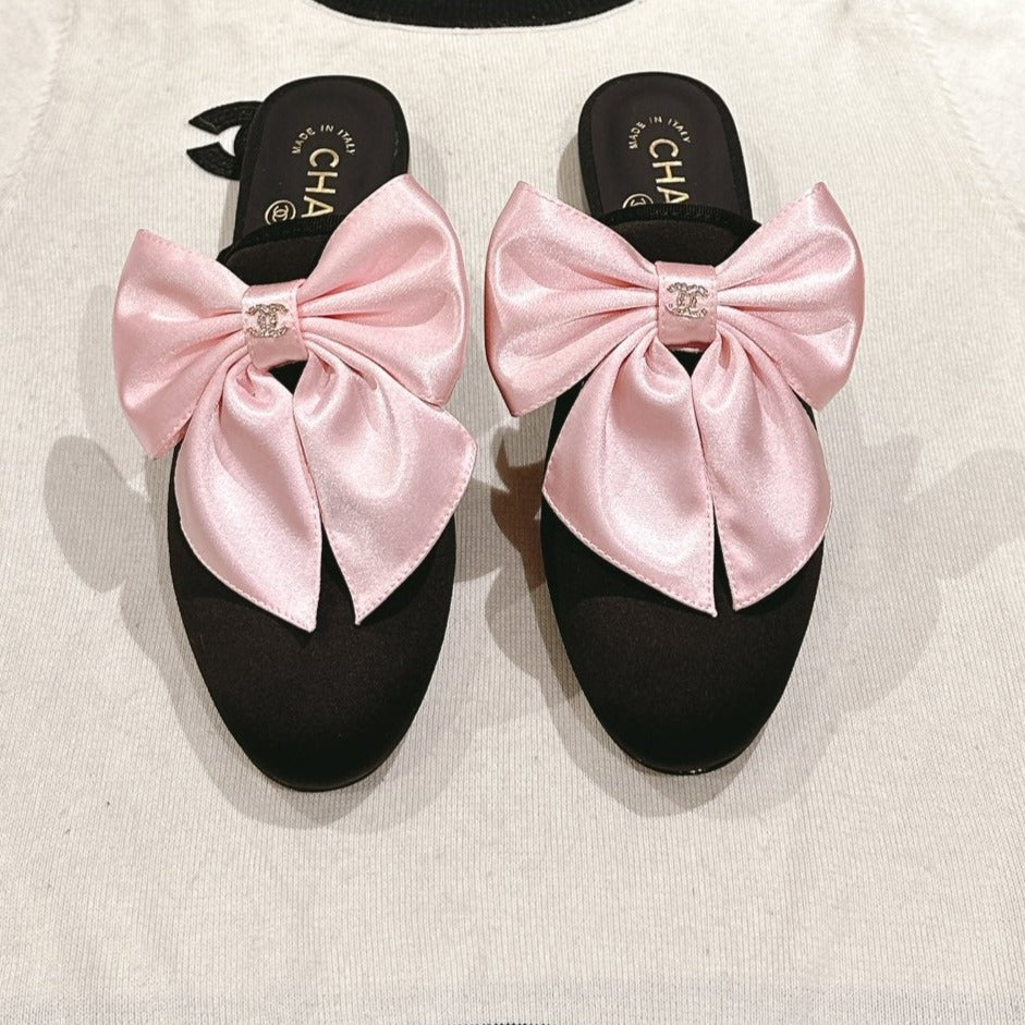 CC MULE WITH SILK LIGHT PINK BOW AND BLACK LAMBSKIN