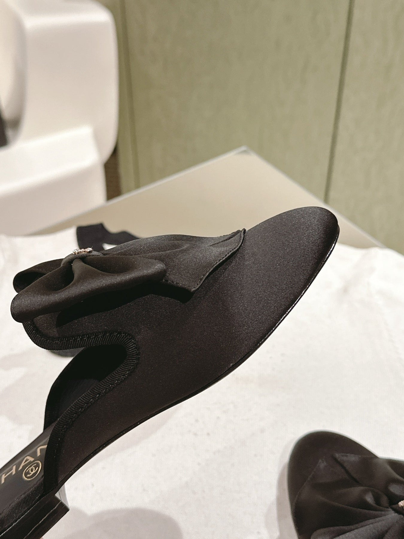 CC MULE WITH SILK BOW AND BLACK LAMBSKIN