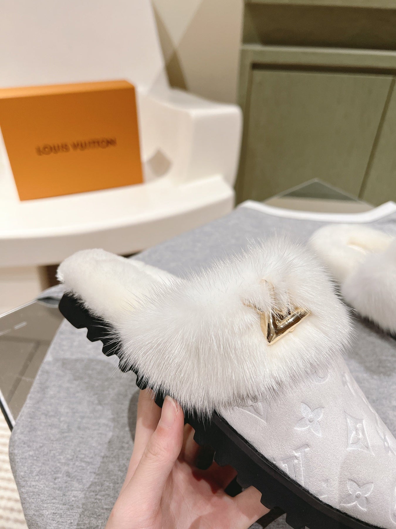 COSY FLAT COMFORT CLOG IN WHITE MONOGRAM LAMB WOOL AND MINK FUR