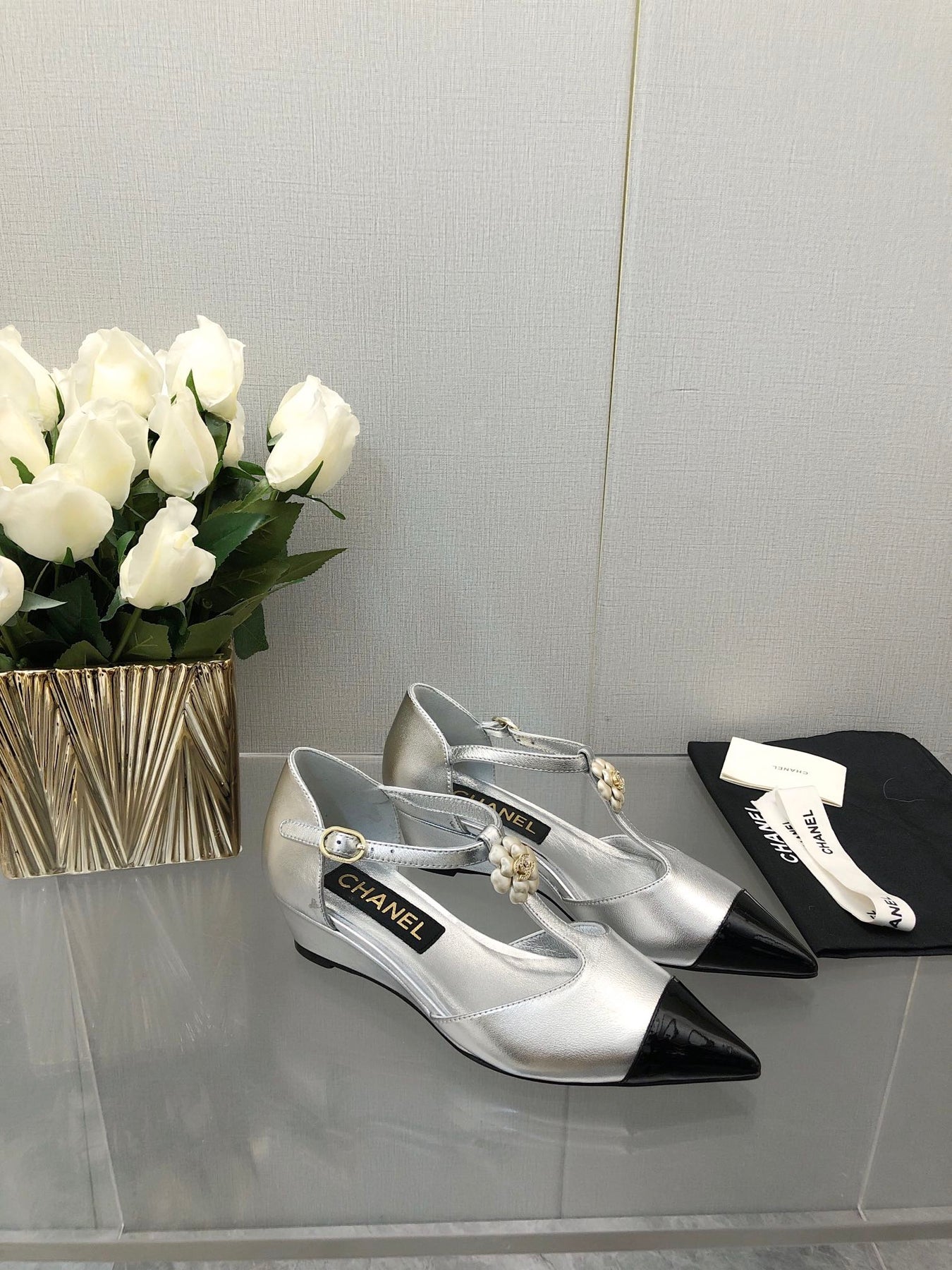 CAMELLIA CAP JANE SANDALS IN SILVER MIX BLACK LAMBSKIN