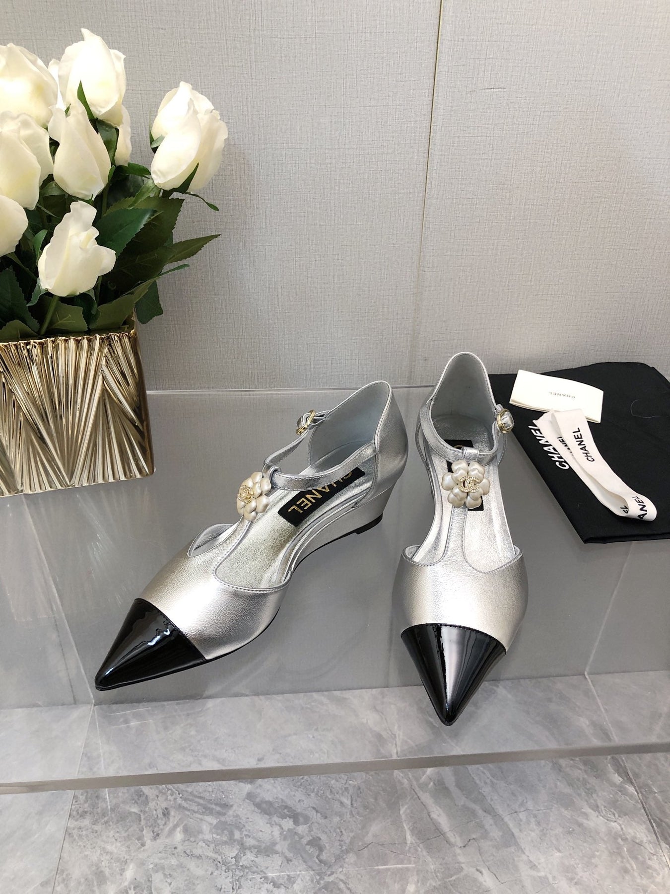 CAMELLIA CAP JANE SANDALS IN SILVER MIX BLACK LAMBSKIN