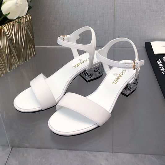 BLOCK HEEL WITH CRYSTAL 5 CM SANDAL IN WHITE FABRIC