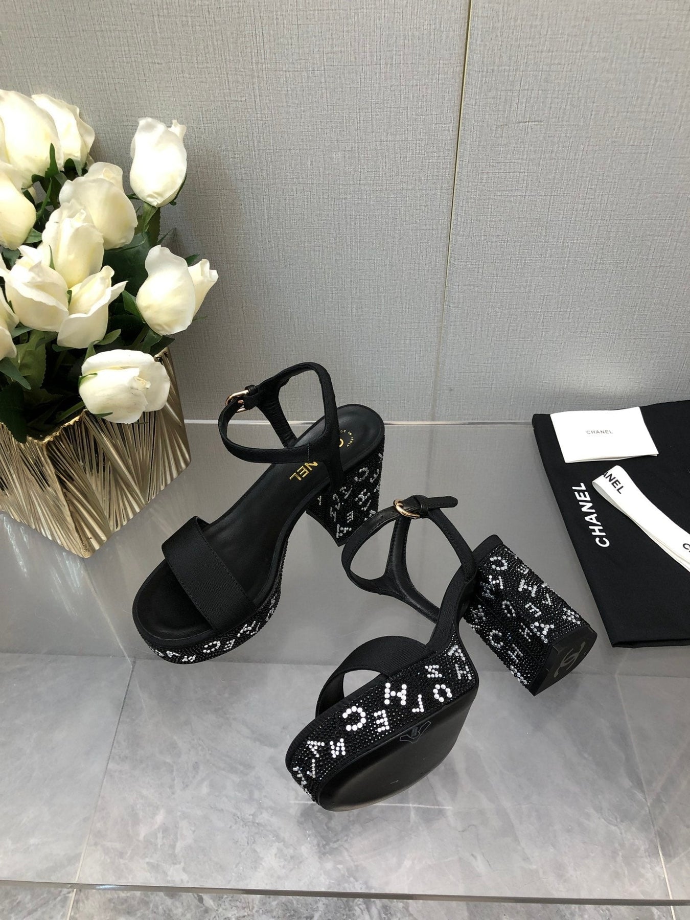 BLOCK HEEL WITH CRYSTAL 9 CM SANDAL IN BLACK FABRIC