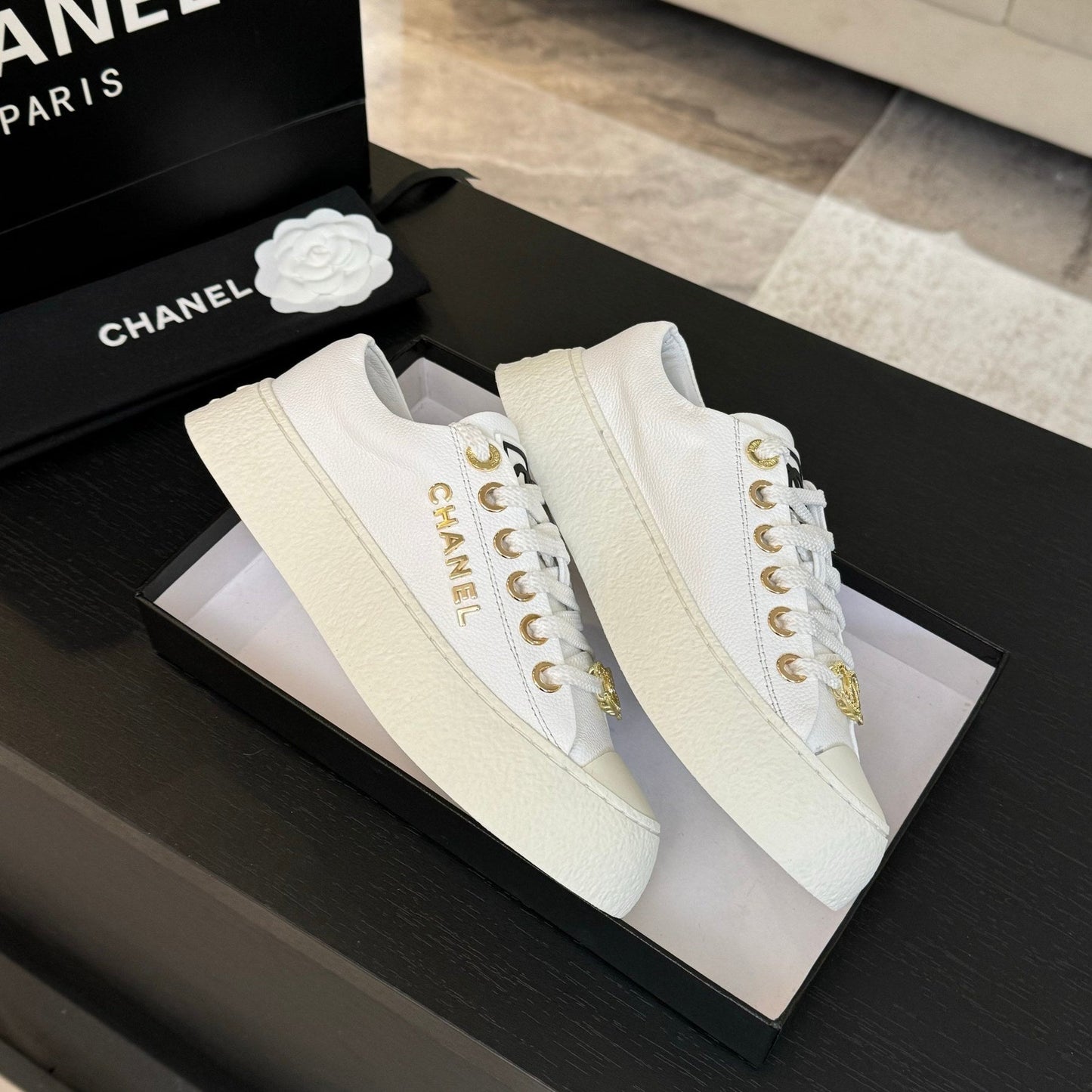 BIG-HEAD COOKIE SHOES IN WHITE LAMBSKIN