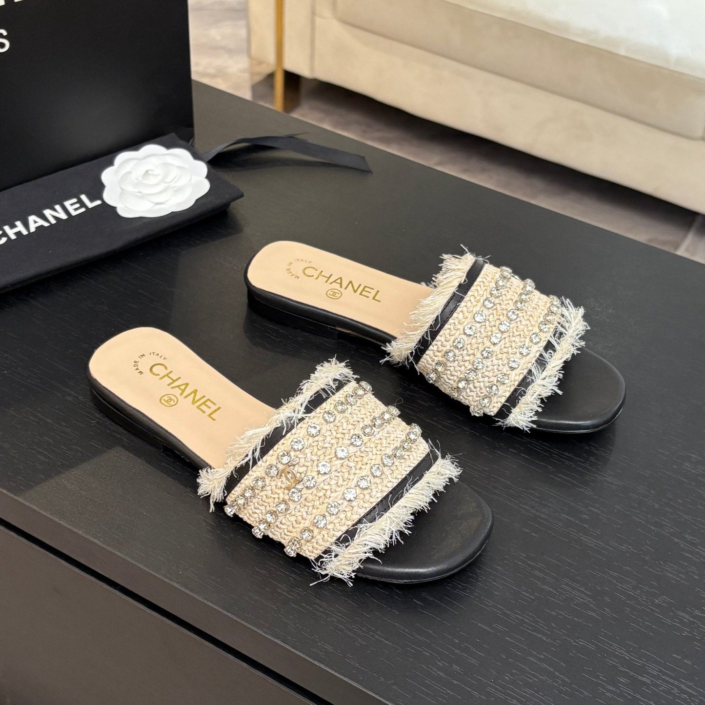 FLAT SANDALS BEIGE AND BLACK WITH CRYSTALS