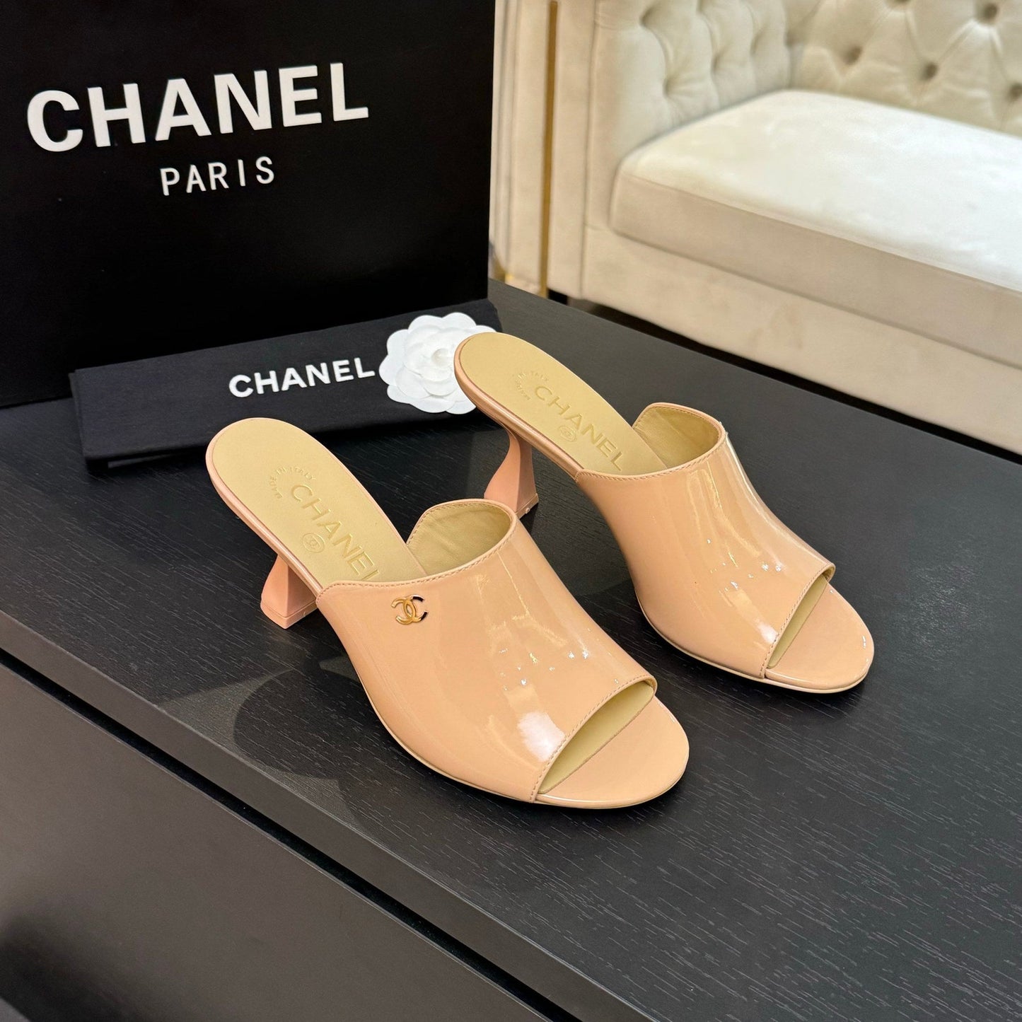 PEEP TOE MULE 85MM IN APRICOT ORANGE PATENT CALFSKIN