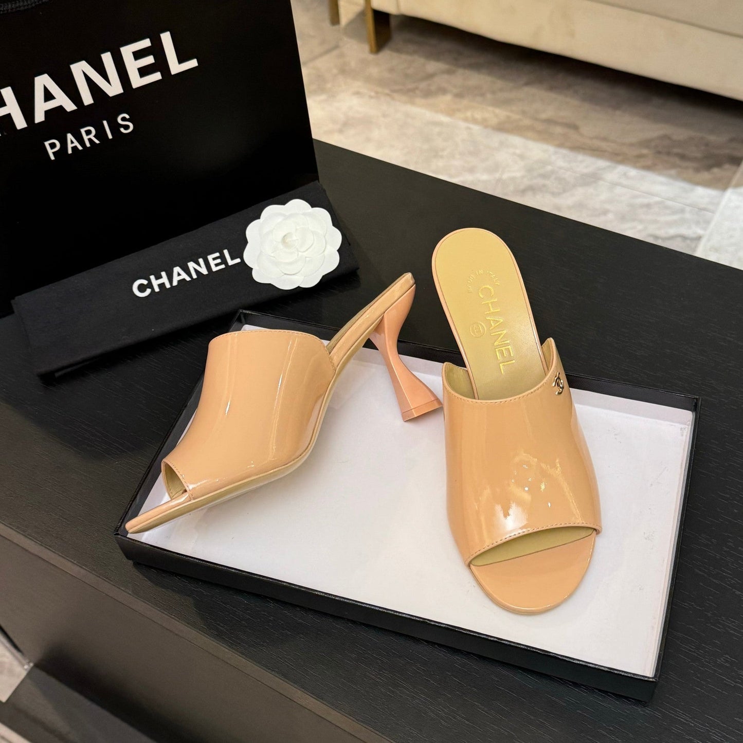 PEEP TOE MULE 85MM IN APRICOT ORANGE PATENT CALFSKIN