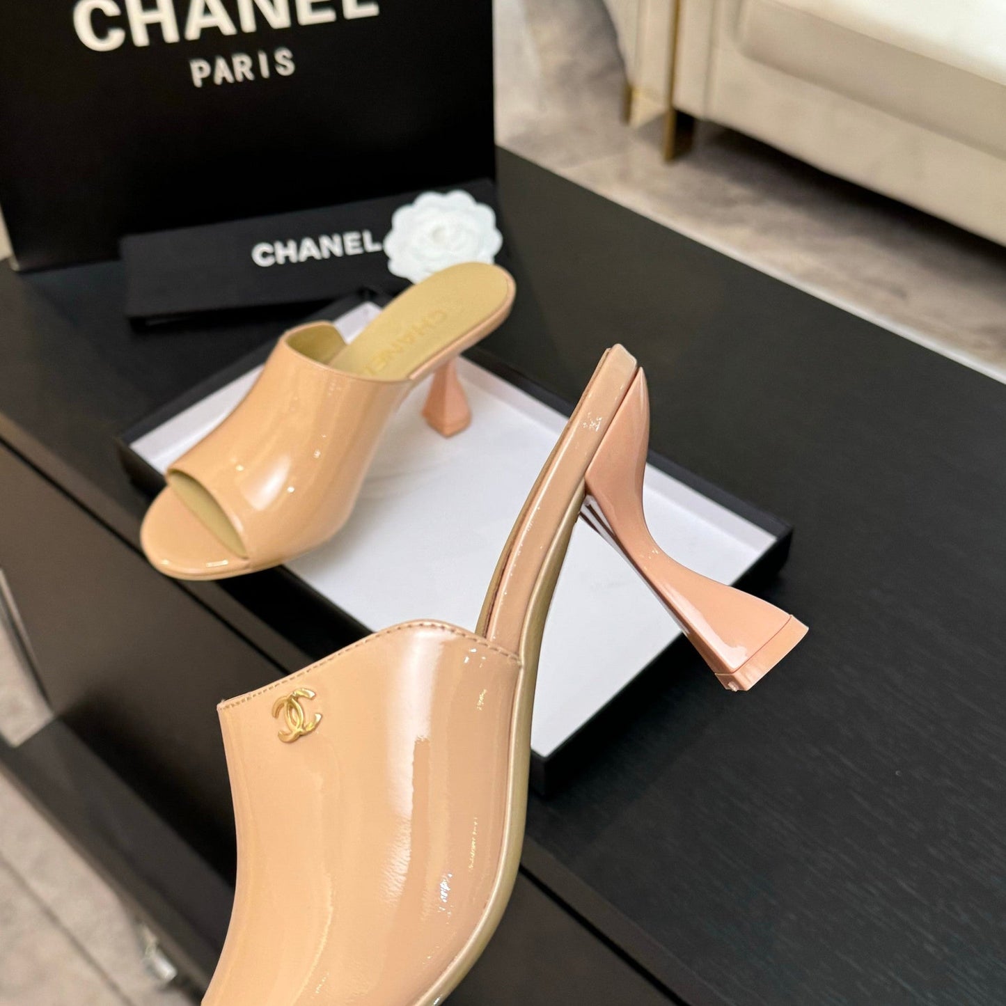 PEEP TOE MULE 85MM IN APRICOT ORANGE PATENT CALFSKIN