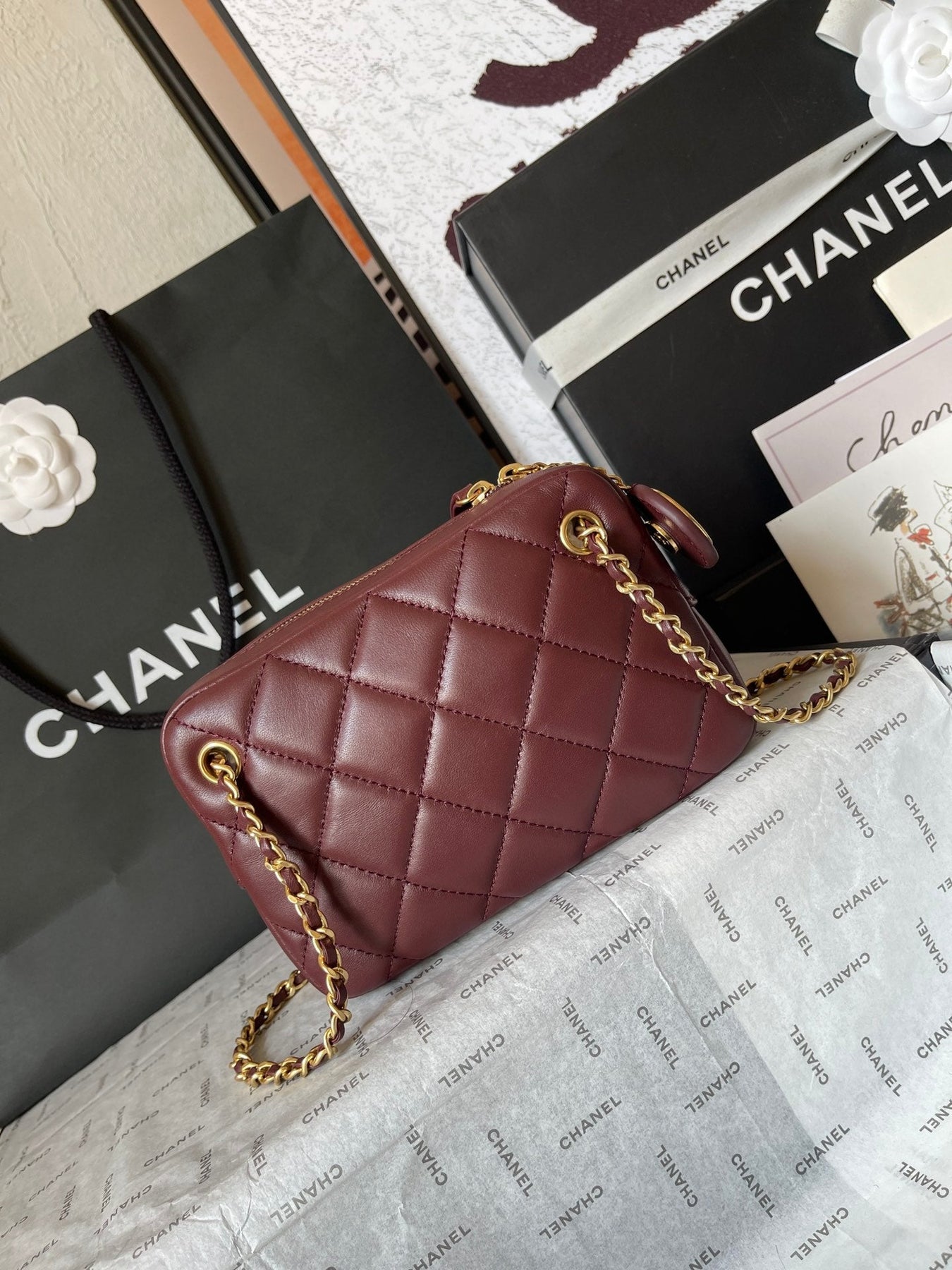 CAMERA BAG 18 IN BUCCANEER RED QUILTED LAMBSKIN DOUBLE C GOLD COIN