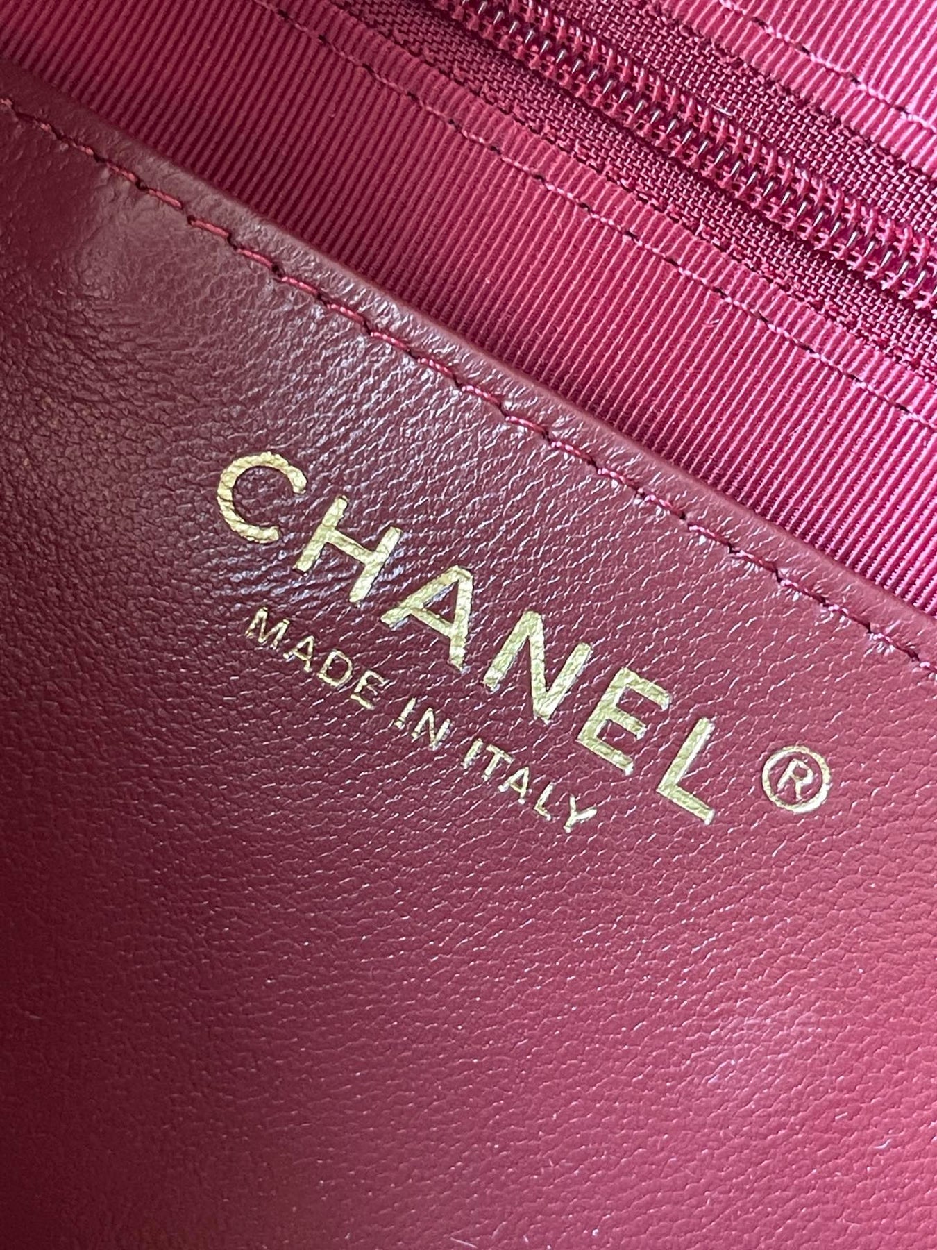 CAMERA BAG 24 IN BUCCANEER RED QUILTED LAMBSKIN DOUBLE C GOLD COIN