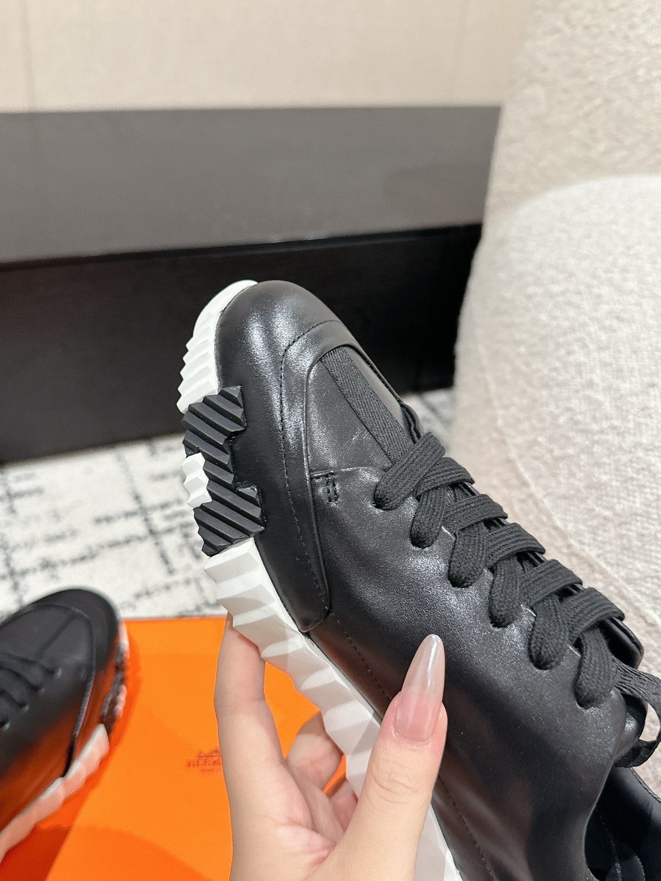 BOUNCING SNEAKER IN BLACK CALFSKIN