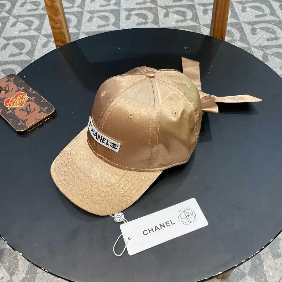 BASEBALL HAT IN GOLD SILK SATIN 404866