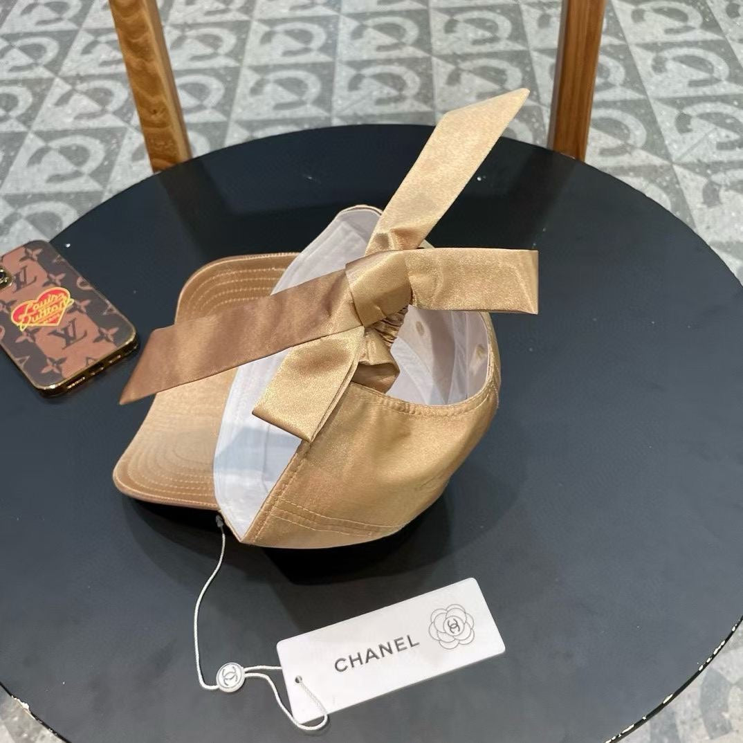 BASEBALL HAT IN GOLD SILK SATIN 404866