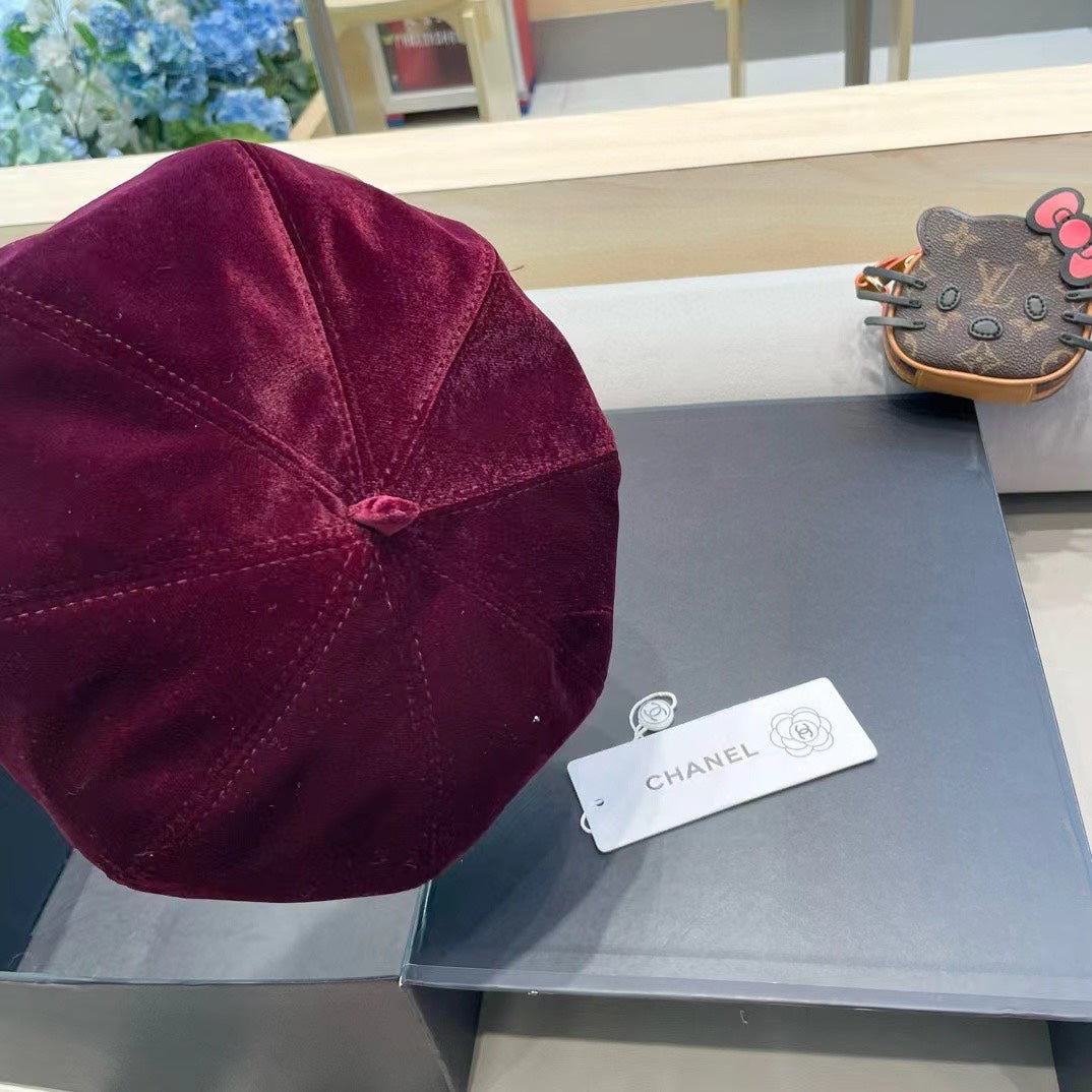 BERET HAT IN MAROON RED VELVET 413325