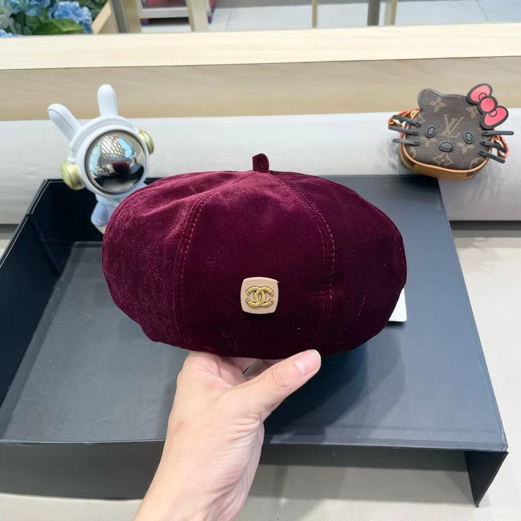 BERET HAT IN MAROON RED VELVET 413325