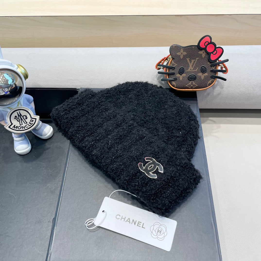 BEANIE HAT IN BLACK WOOL 413326