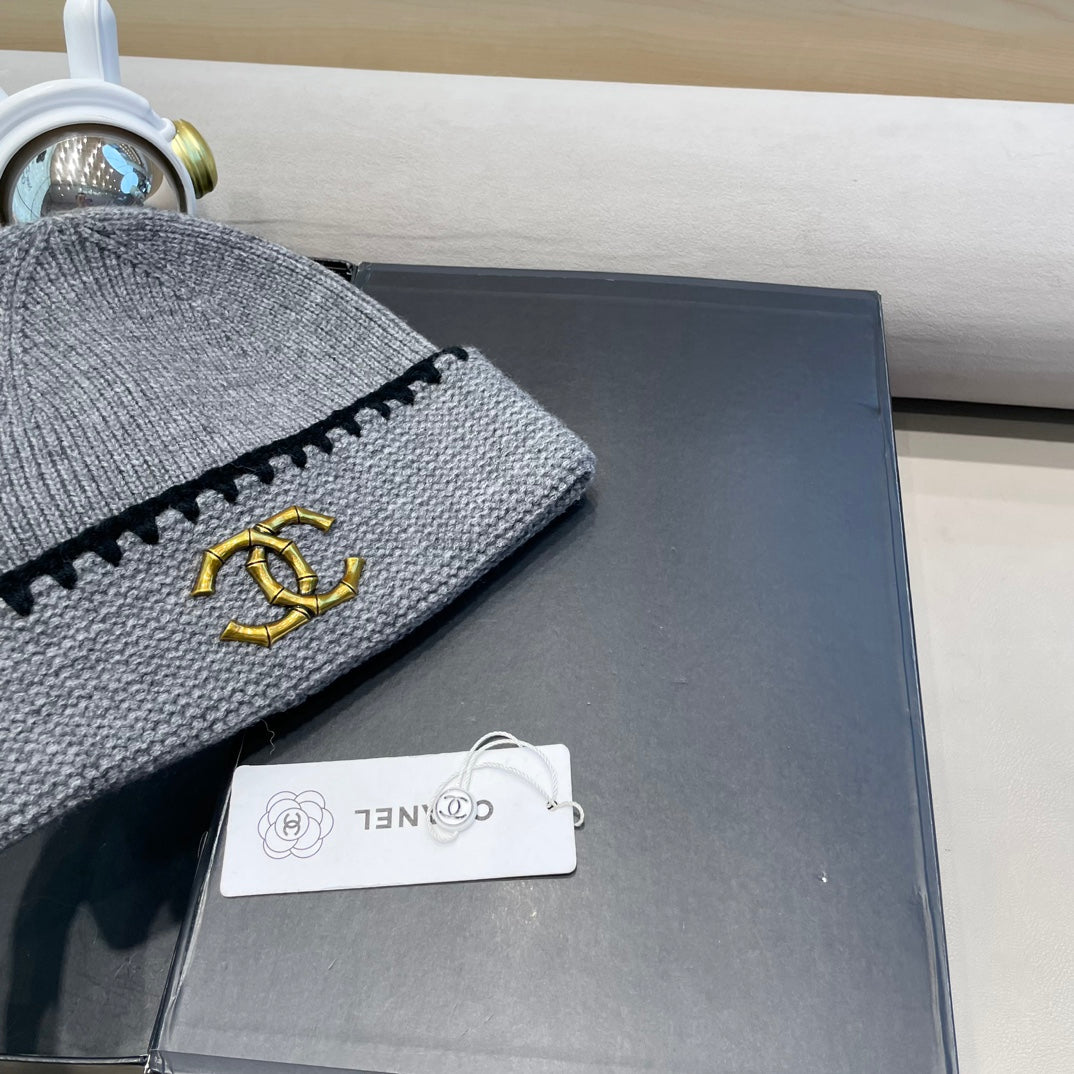 BEANIE HAT IN COAL GRAY WOOL 419780