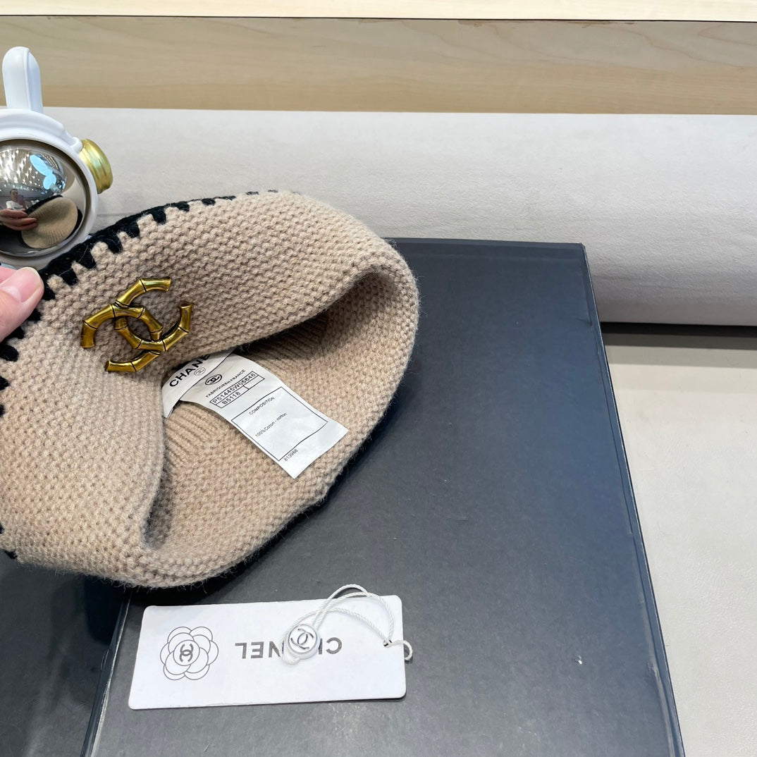 BEANIE HAT IN CAMEL BEIGE WOOL 419781