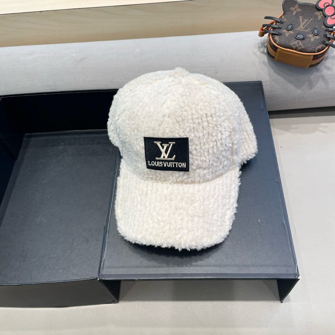 BASEBALL CAP IN WHITE WOOL 421243