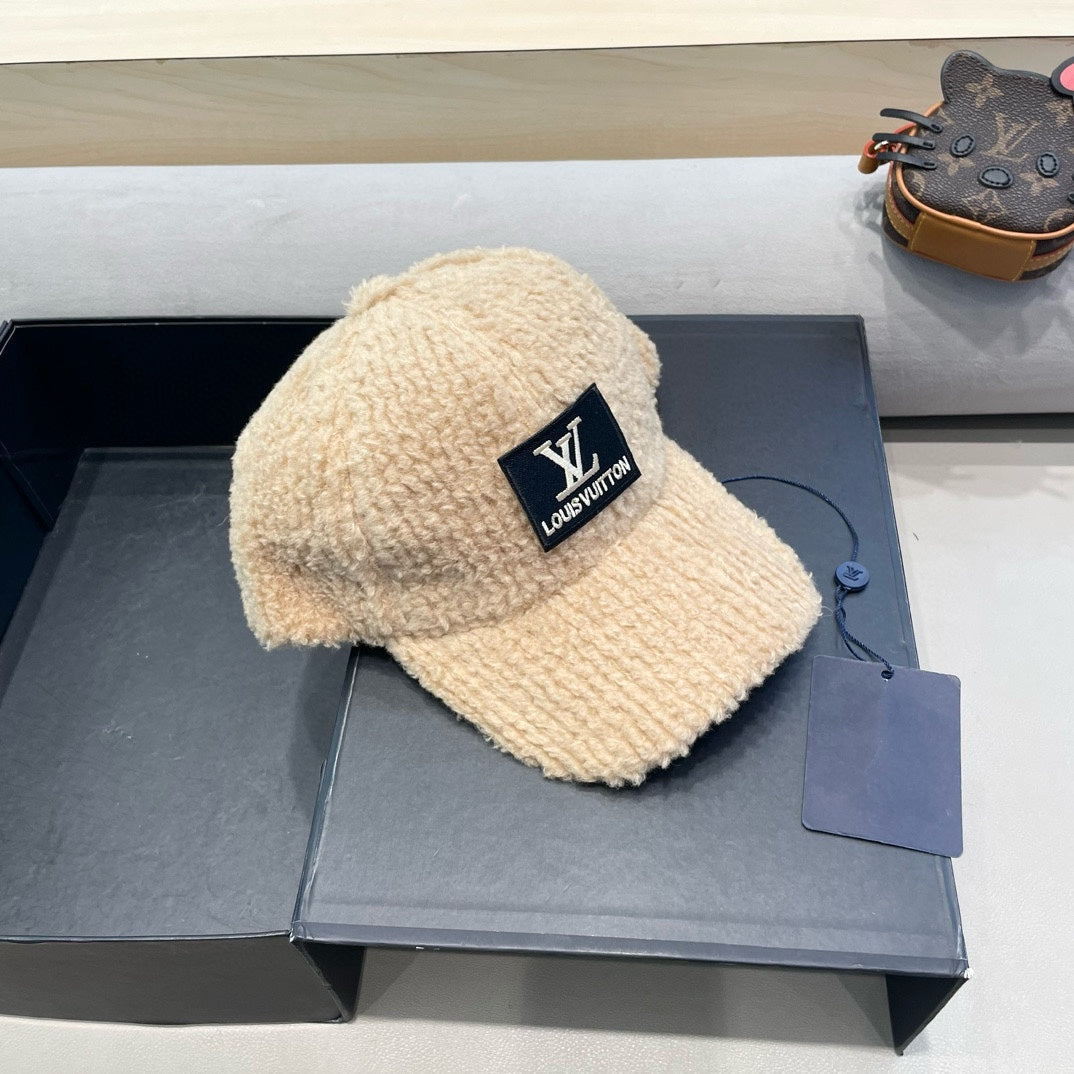 BASEBALL CAP IN BEIGE WOOL 421244