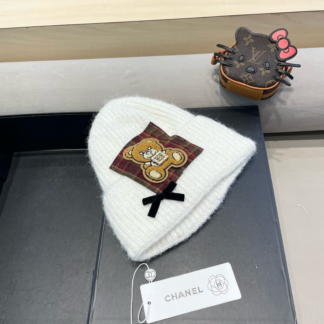 BEANIE HAT IN WHITE WOOL WITH BOW 421253