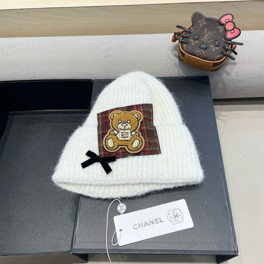 BEANIE HAT IN WHITE WOOL WITH BOW 421253