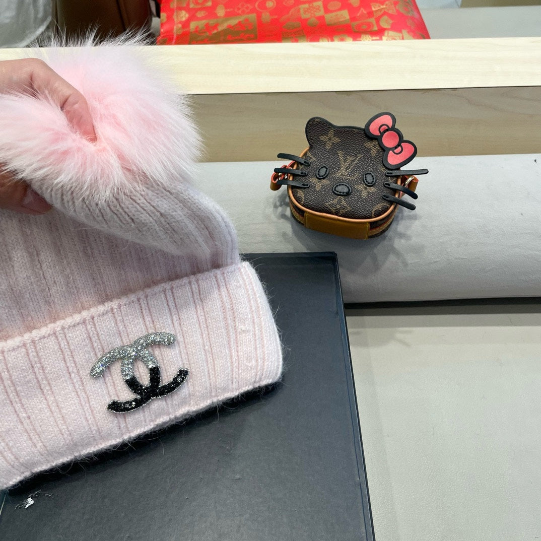 BEANIE HAT IN LIGHT PINK WOOL 426232
