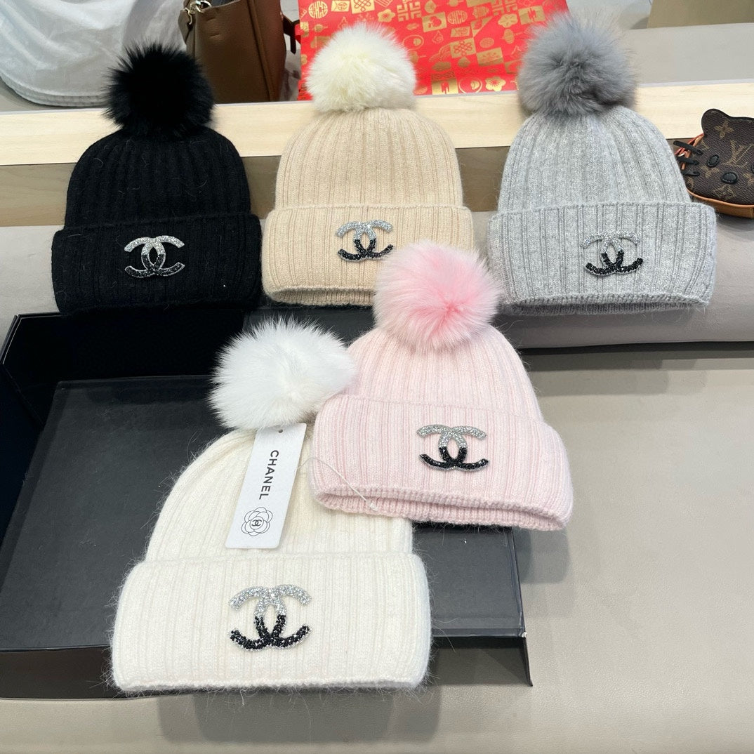 BEANIE HAT IN BLACK WOOL 426234