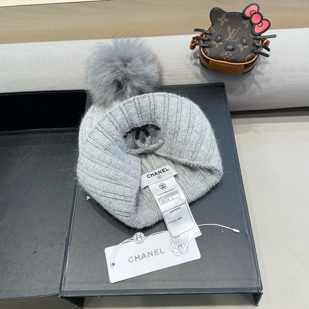 BEANIE HAT IN CLOUD GRAY WOOL 426235