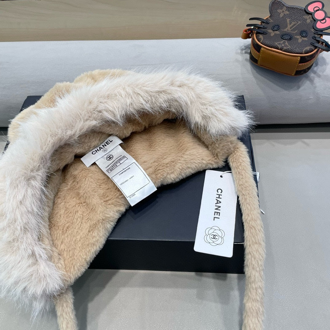 BEANIE HAT IN CAMEL BROWN LAMB FUR 426241