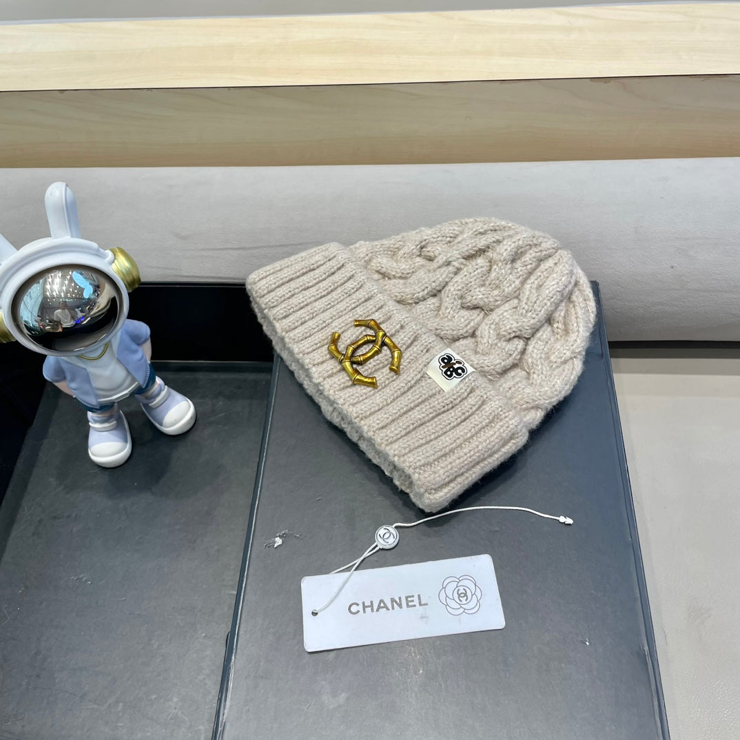 BEANIE HAT IN CYSTER TAN WOOL 431706