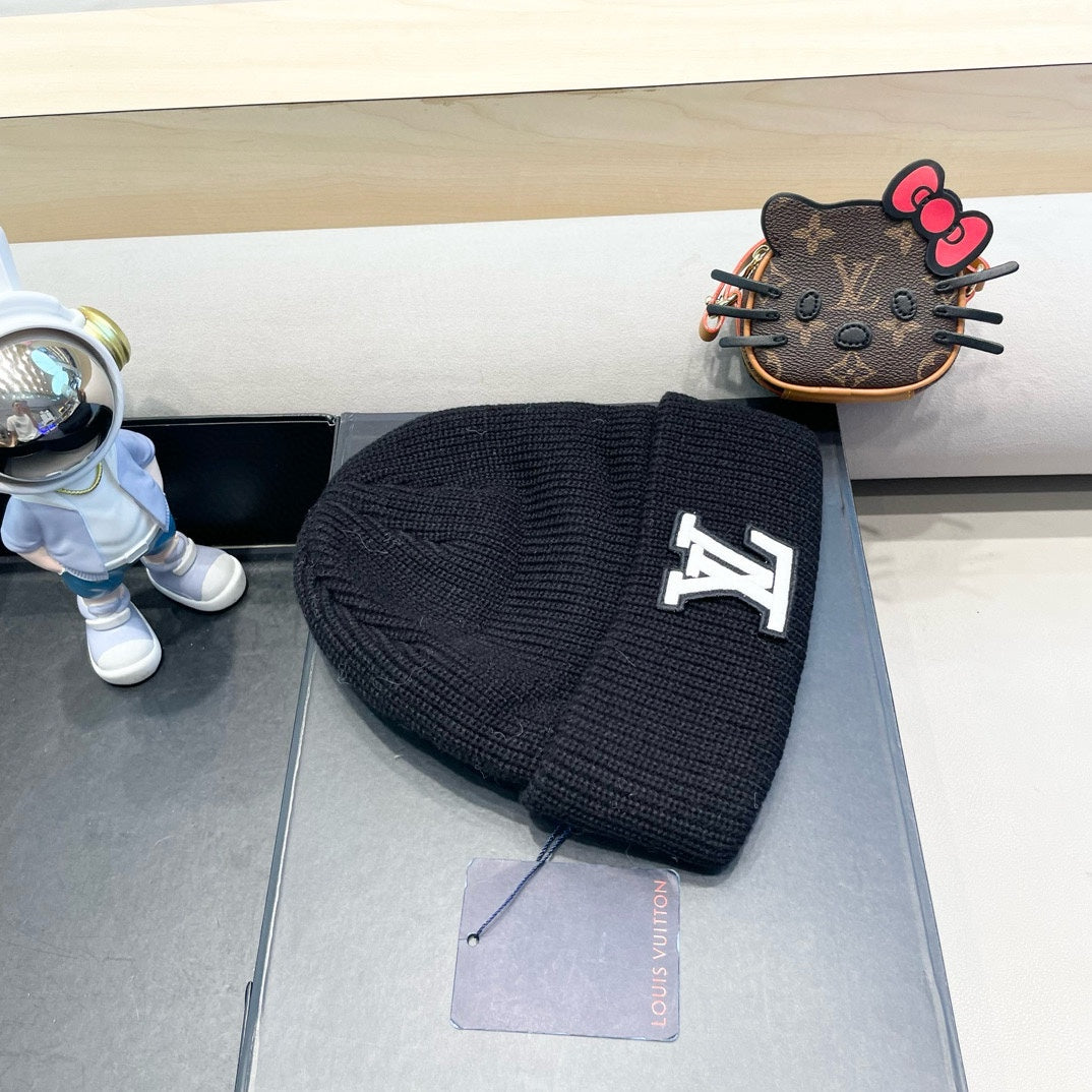 BEANIE HAT IN BLACK WOOL 435027