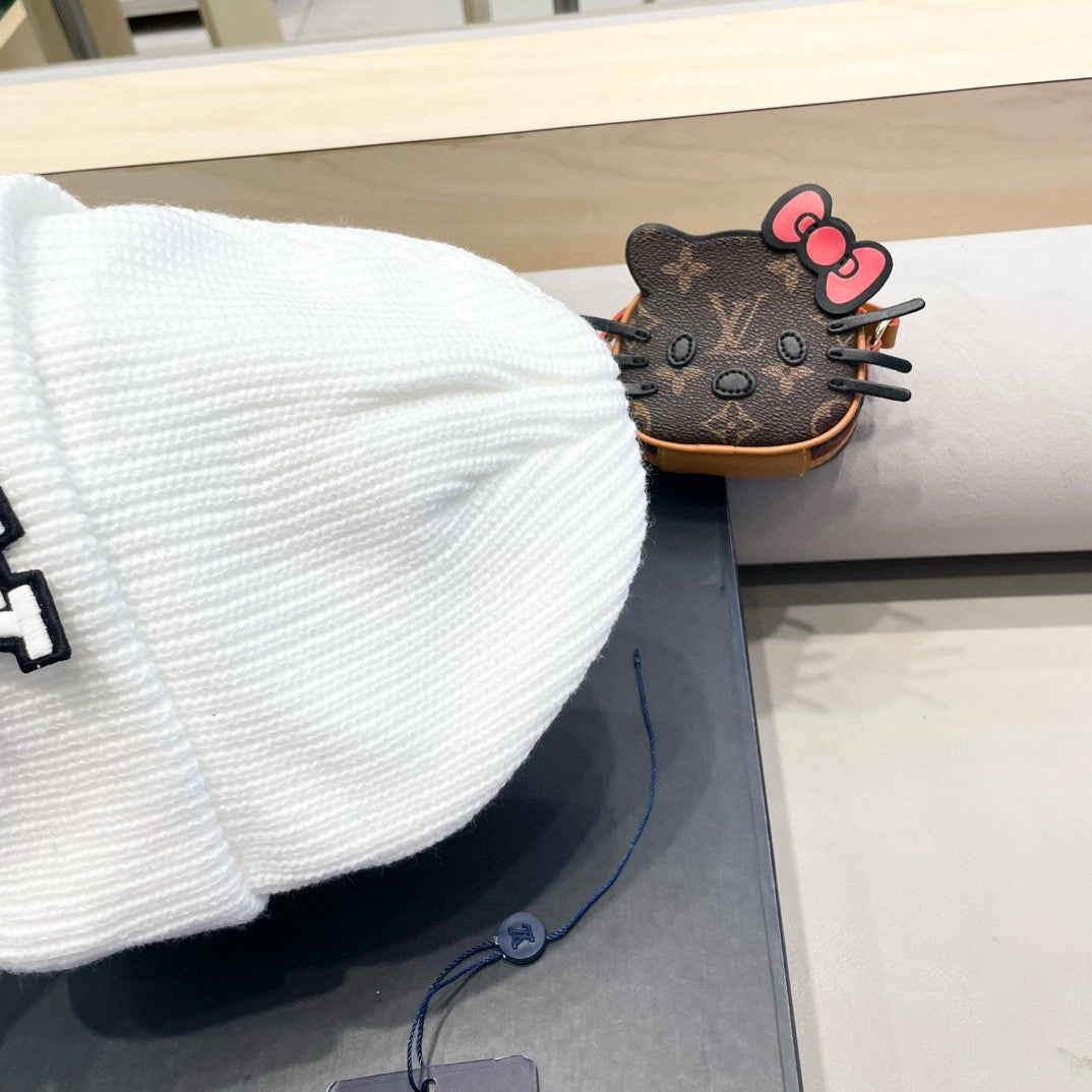 BEANIE HAT IN WHITE WOOL 435029