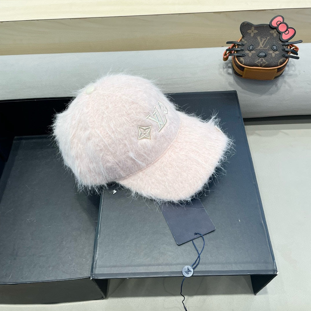 BASEBALL CAP IN PASTEL PINK RABBIT FUR 434934