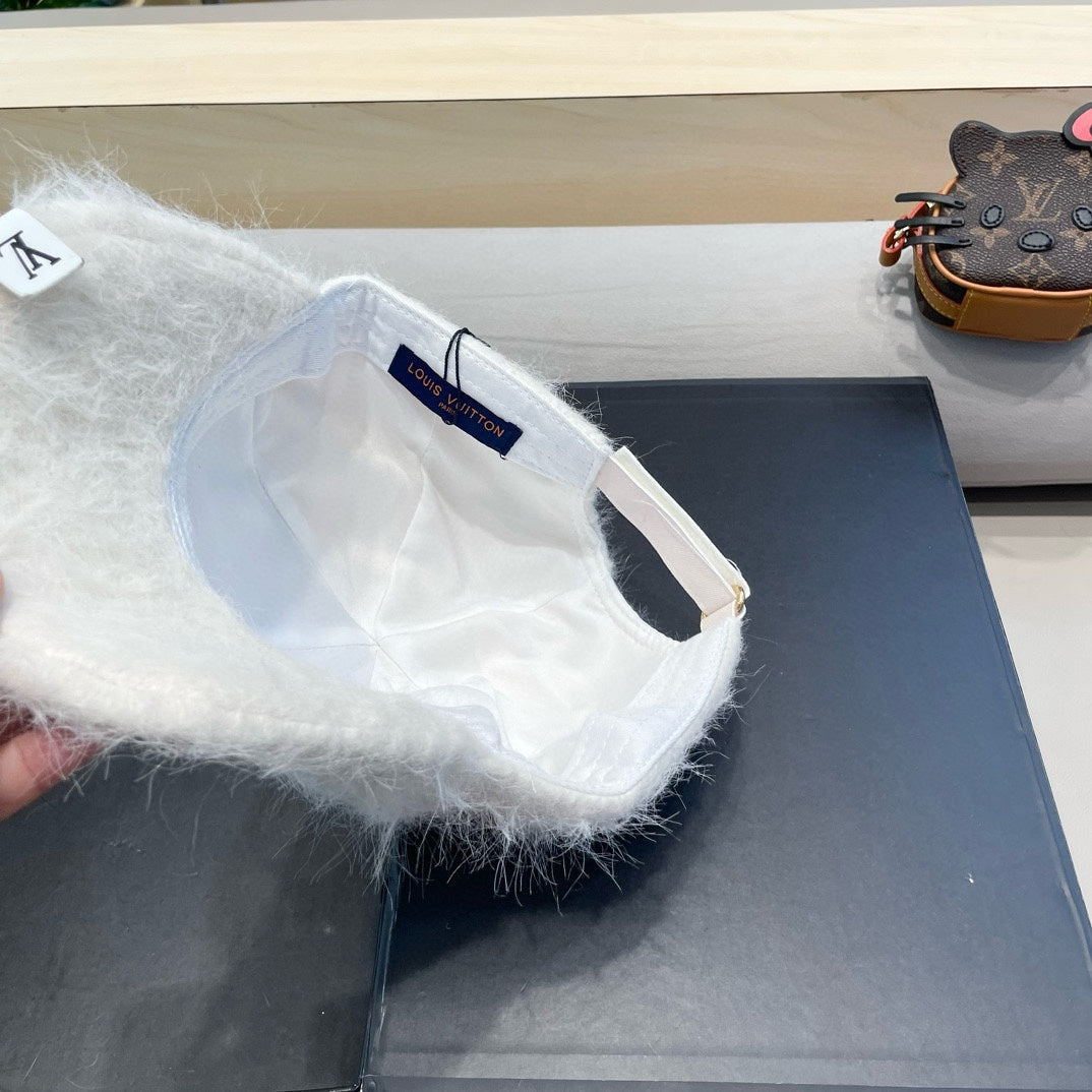 BASEBALL CAP IN WHITE RABBIT FUR 434935