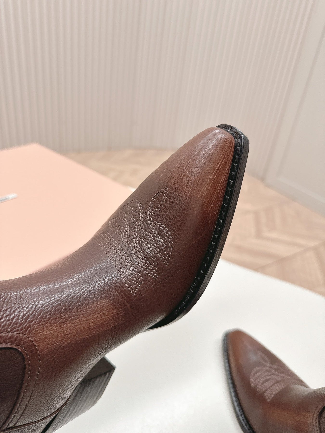 POINTED TOE BOOTS IN COCOA BROWN CALFSKIN