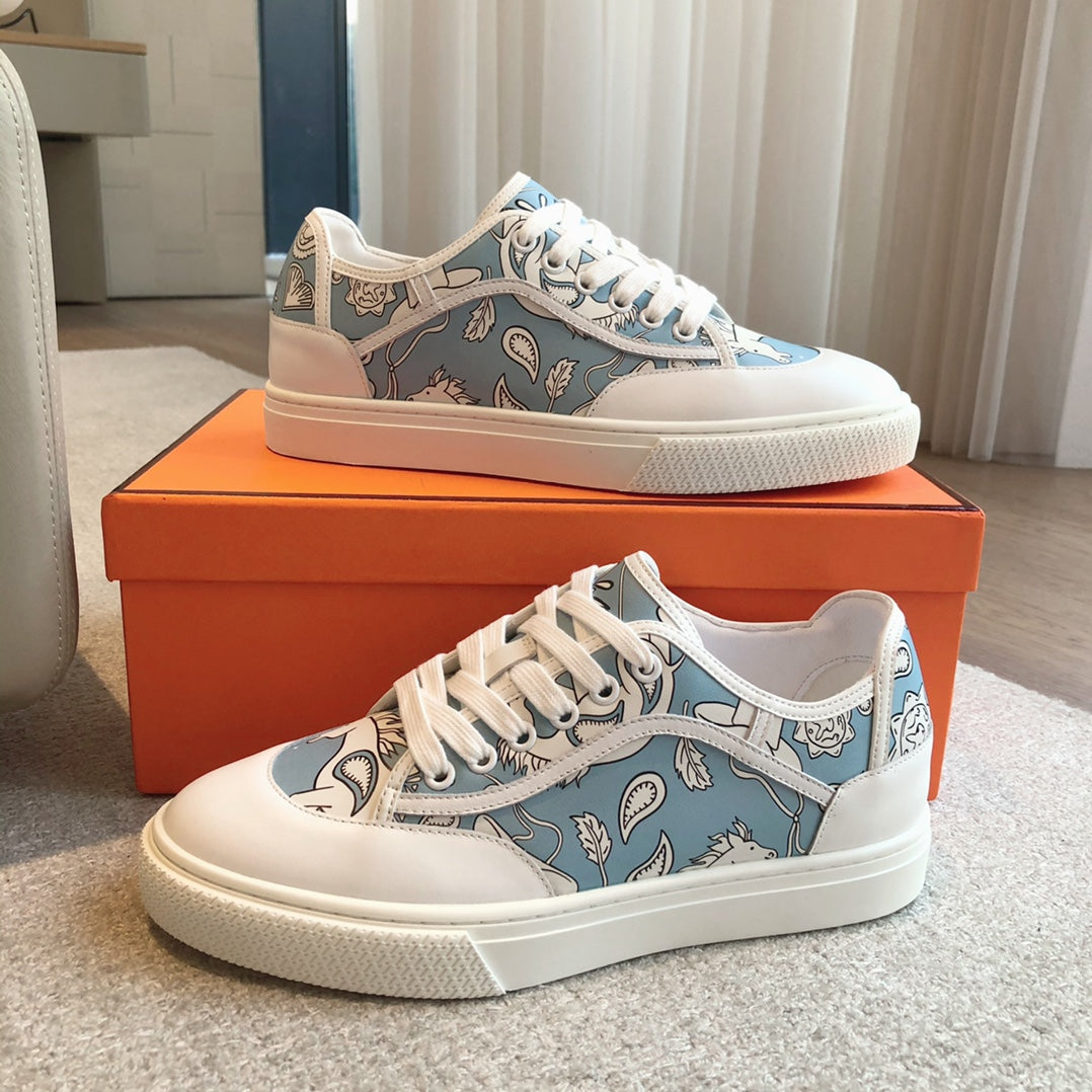 GET SNEAKER WHITE CALFSKIN WITH SKY MOTIFS