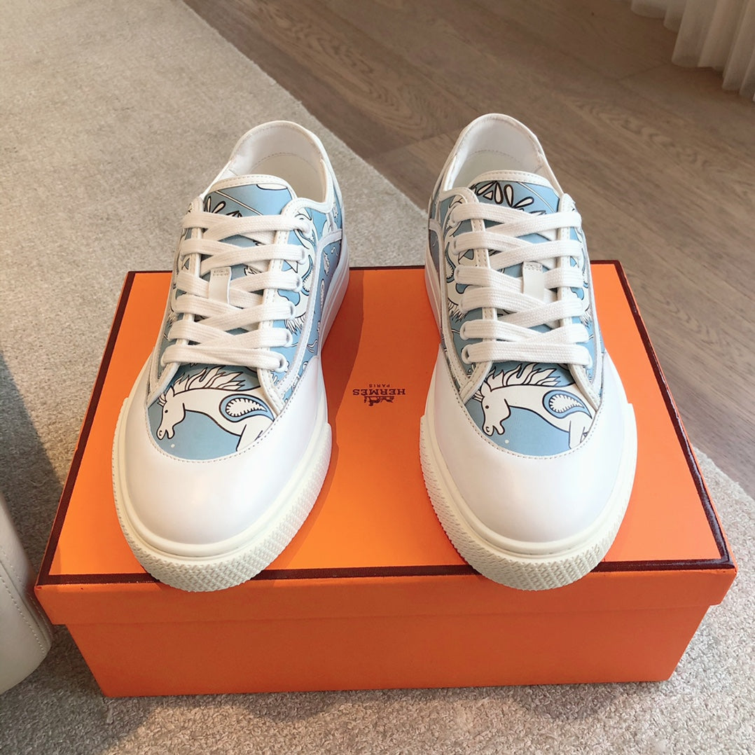 GET SNEAKER WHITE CALFSKIN WITH SKY MOTIFS