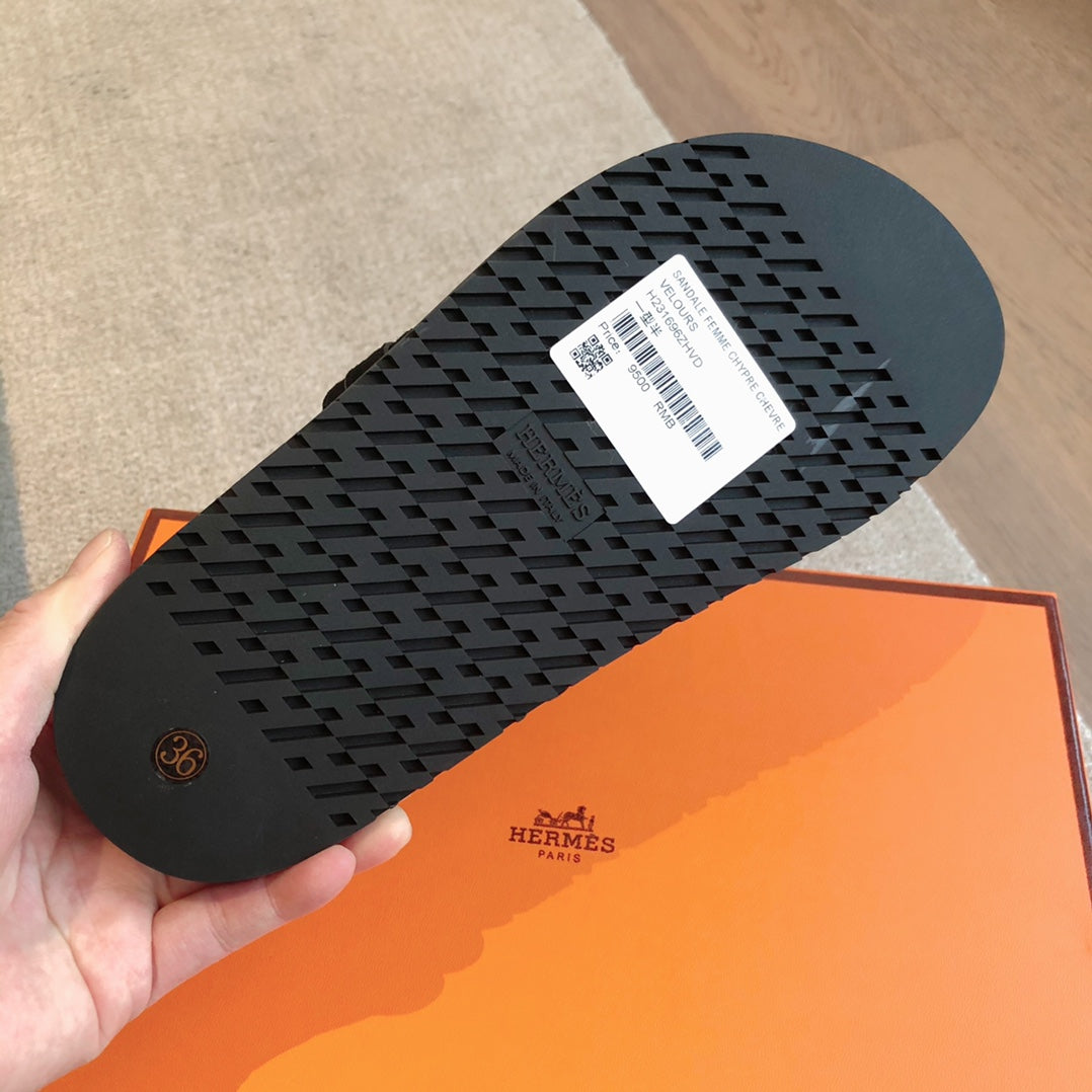 EMPIRE SANDAL CREAM WHITE SUEDE