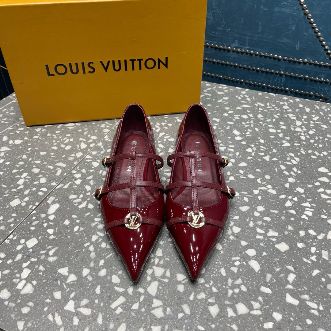 POINTED FLAT SHOES IN BURGUNDY RED CALFSKIN