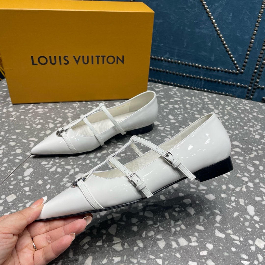 POINTED FLAT SHOES IN WHITE CALFSKIN