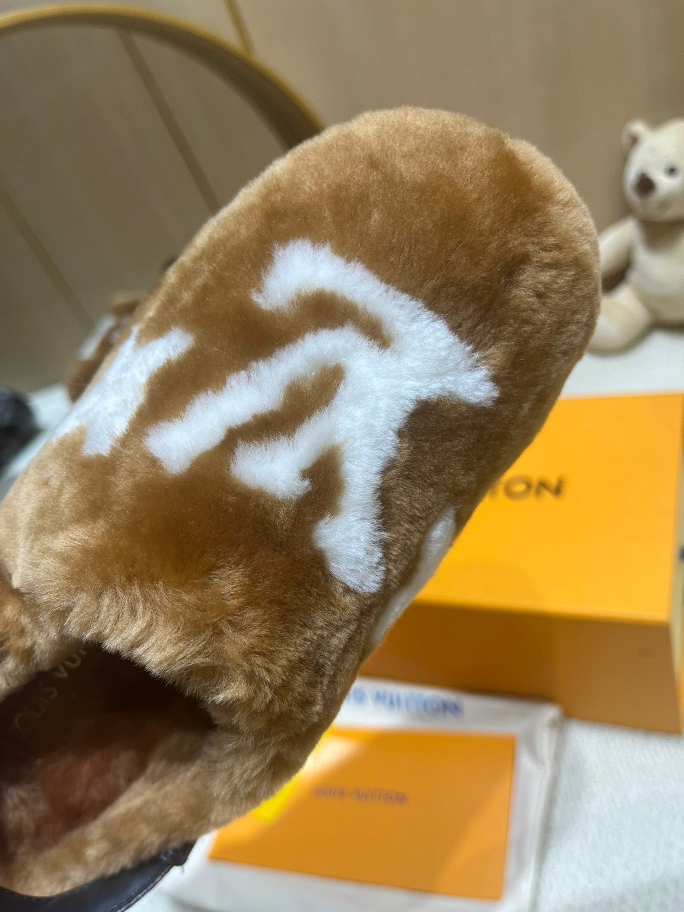 ASPEN COMFORT CLOG IN CIDER BROWN MIX WHITE FLEECE